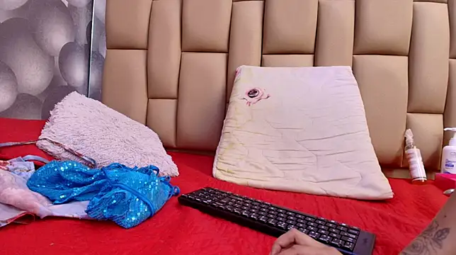 Snapshot of hannah_teehn chatting on November 2025 07:57:02 PM hannah teehn online show from November 2025 07:57:02 PM