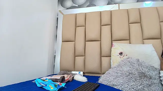 Snapshot of hannah_teehn chatting on November 2025 07:05:02 PM hannah teehn online show from November 2025 07:05:02 PM