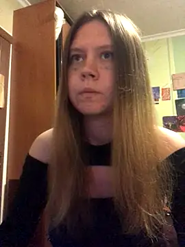 Snapshot of LunaVirelle chatting on October 2025 09:17:02 PM LunaVirelle online show from October 2025 09:17:02 PM