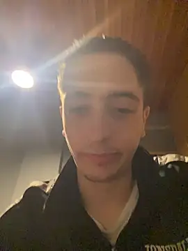 Snapshot of Asimako chatting on December 2025 06:56:02 PM Asimako online show from December 2025 06:56:02 PM