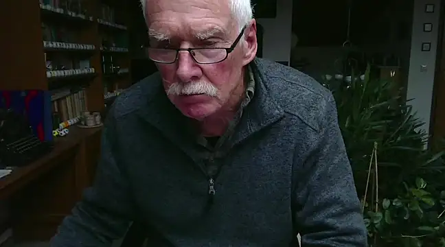 Snapshot of super-snoopy chatting on December 2024 01:10:02 PM super-snoopy online show from December 2024 01:10:02 PM