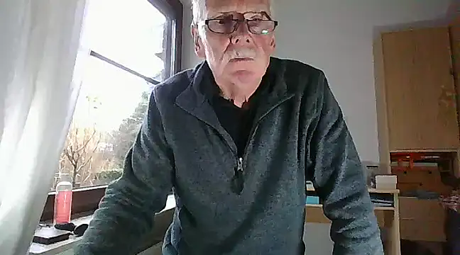 Snapshot of super-snoopy chatting on January 2025 09:26:02 AM super-snoopy online show from January 2025 09:26:02 AM