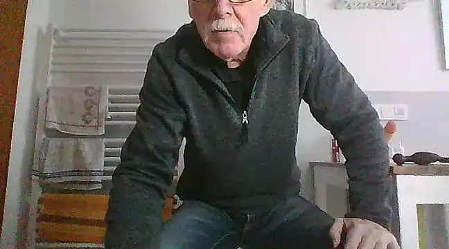 Snapshot of super-snoopy chatting on January 2025 09:40:02 AM super-snoopy online show from January 2025 09:40:02 AM