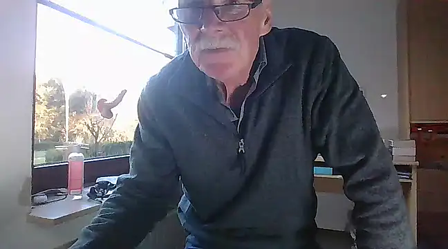 Snapshot of super-snoopy chatting on January 2025 02:28:01 PM super-snoopy online show from January 2025 02:28:01 PM