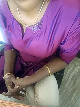 Snapshot of Tamilmallu-duskygirl03 chatting on November 2025 06:45:01 AM Tamilmallu-duskygirl03 online show from November 2025 06:45:01 AM