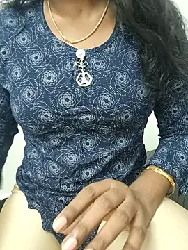 Snapshot of Tamilmallu-duskygirl03 chatting on November 2025 07:40:01 AM Tamilmallu-duskygirl03 online show from November 2025 07:40:01 AM