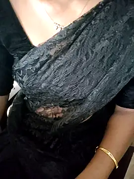 Snapshot of Tamilmallu-duskygirl03 chatting on November 2025 06:30:02 AM Tamilmallu-duskygirl03 online show from November 2025 06:30:02 AM