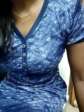 Snapshot of Tamilmallu-duskygirl03 chatting on December 2025 01:55:01 AM Tamilmallu-duskygirl03 online show from December 2025 01:55:01 AM