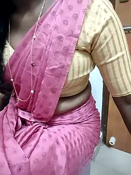 Snapshot of Tamilmallu-duskygirl03 chatting on December 2025 06:39:02 AM Tamilmallu-duskygirl03 online show from December 2025 06:39:02 AM