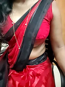 Snapshot of Tamilmallu-duskygirl03 chatting on June 2026 05:10:02 AM Tamilmallu-duskygirl03 online show from June 2026 05:10:02 AM