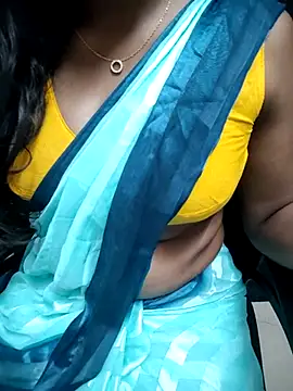Snapshot of Tamilmallu-duskygirl03 chatting on July 2026 05:25:01 AM Tamilmallu-duskygirl03 online show from July 2026 05:25:01 AM