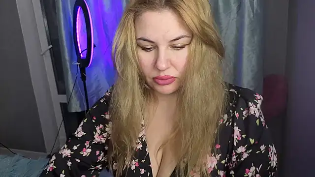 Snapshot of Passion-Blondy chatting on March 2026 06:24:02 PM Passion-Blondy online show from March 2026 06:24:02 PM