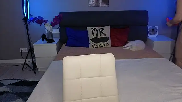 Snapshot of Passion-Blondy chatting on April 2026 06:41:01 PM Passion-Blondy online show from April 2026 06:41:01 PM