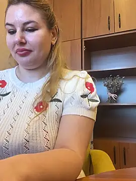 Snapshot of Passion-Blondy chatting on April 2026 09:56:02 AM Passion-Blondy online show from April 2026 09:56:02 AM