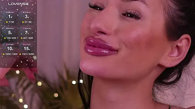 Snapshot of JessicaVerse chatting on March 2026 04:35:01 PM JessicaVerse online show from March 2026 04:35:01 PM