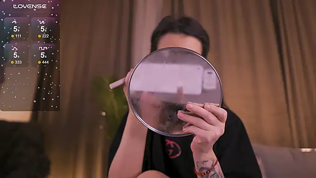 Snapshot of JessicaVerse chatting on April 2026 02:18:01 AM JessicaVerse online show from April 2026 02:18:01 AM