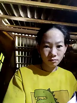 gio-thu online show from November 2025 04:12:01 AM