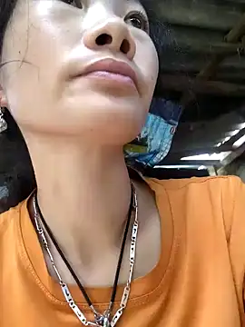 gio-thu online show from November 2025 05:49:01 AM