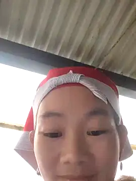 gio-thu online show from December 2025 12:48:02 AM