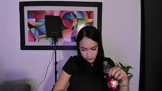 Kari Ruiz  online show from April 2026 08:10:01 PM