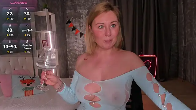 Snapshot of scent__of_woman chatting on January 2026 01:42:02 AM scent of woman online show from January 2026 01:42:02 AM