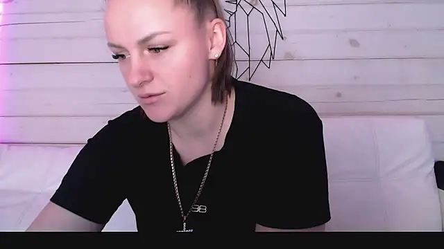 CandyBunie online show from January 2026 05:23:02 AM