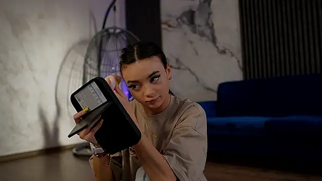 Snapshot of RachelRavee chatting on April 2026 04:13:02 AM RachelRavee online show from April 2026 04:13:02 AM