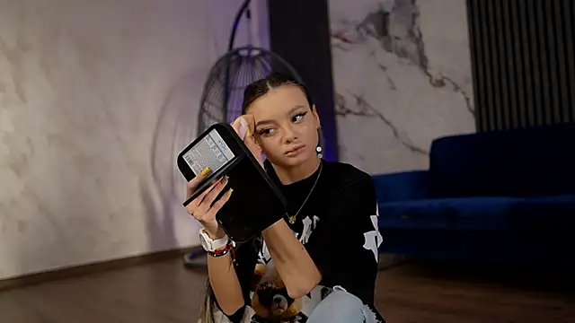 Snapshot of RachelRavee chatting on April 2026 04:15:01 AM RachelRavee online show from April 2026 04:15:01 AM