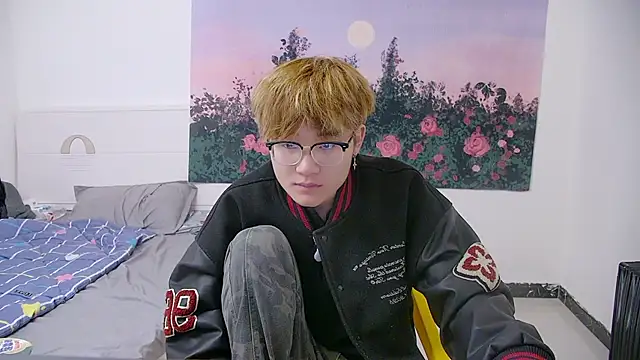 KK-cuteboy online show from April 2026 04:45:02 AM