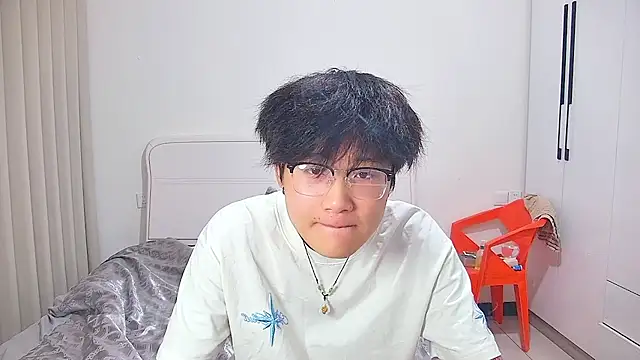 KK-cuteboy online show from June 2026 11:56:02 AM