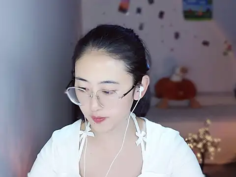 Queena  online show from December 2025 07:45:02 AM