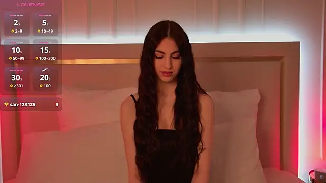 Snapshot of BettyLeen chatting on April 2026 04:19:01 AM BettyLeen online show from April 2026 04:19:01 AM