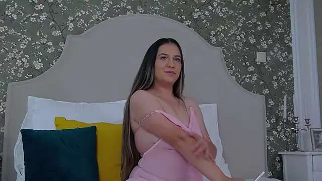 TesaQuinn online show from October 2025 04:33:01 AM