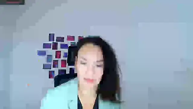 Snapshot of Rosie_Rosee chatting on January 2026 06:28:02 AM Rosie Rosee online show from January 2026 06:28:02 AM