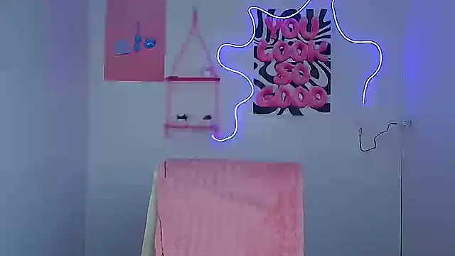 Snapshot of Rosie_Rosee chatting on February 2026 07:45:02 AM Rosie Rosee online show from February 2026 07:45:02 AM