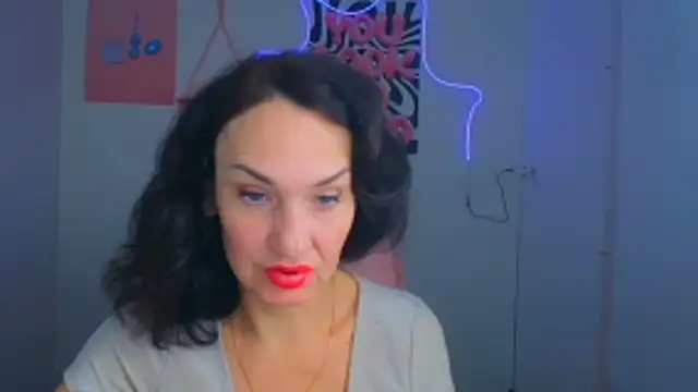 Snapshot of Rosie_Rosee chatting on April 2026 11:22:02 AM Rosie Rosee online show from April 2026 11:22:02 AM