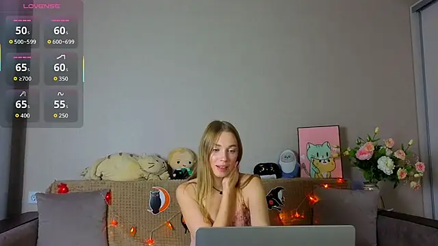 ElizaPurrr online show from October 2025 11:05:01 AM