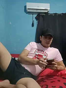 Snapshot of Aturo77 chatting on November 2025 01:44:01 AM Aturo77 online show from November 2025 01:44:01 AM