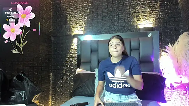 Maraa Rivera online show from December 2025 02:18:01 AM