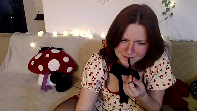 Lilith  moon online show from October 2025 07:23:01 PM