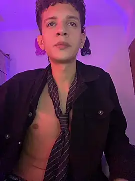 tylernova online show from October 2025 03:25:01 AM