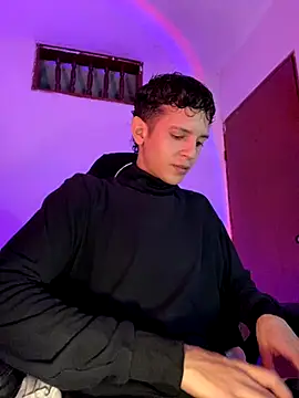 tylernova online show from November 2025 04:11:02 AM