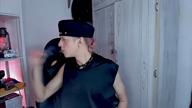 tylernova online show from November 2025 01:49:02 AM