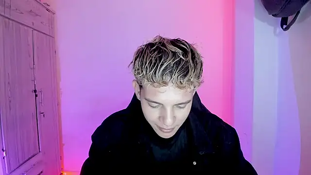 tylernova online show from February 2026 01:04:02 AM