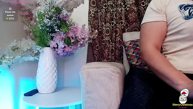 Kiaraa88 online show from December 2025 12:13:02 PM