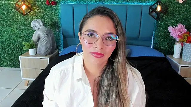Kiaraa88 online show from July 2026 08:00:01 PM
