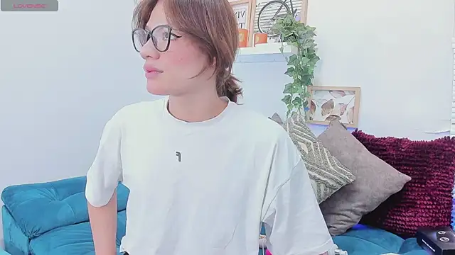 KassMonroe online show from November 2025 08:09:01 PM