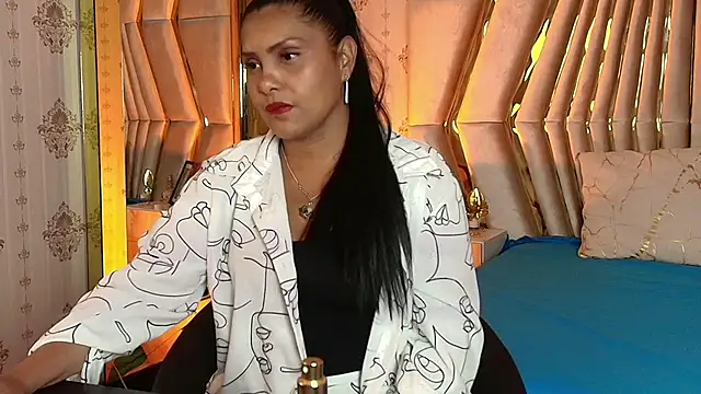 Barbbara sweett online show from October 2025 07:47:01 PM