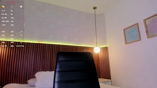 Snapshot of Foxy_Kylie chatting on December 2025 08:04:01 PM Foxy Kylie online show from December 2025 08:04:01 PM