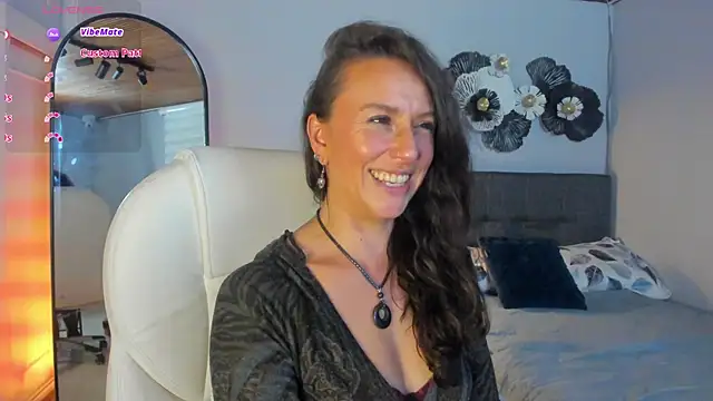 indigo wild  online show from November 2025 11:14:02 PM